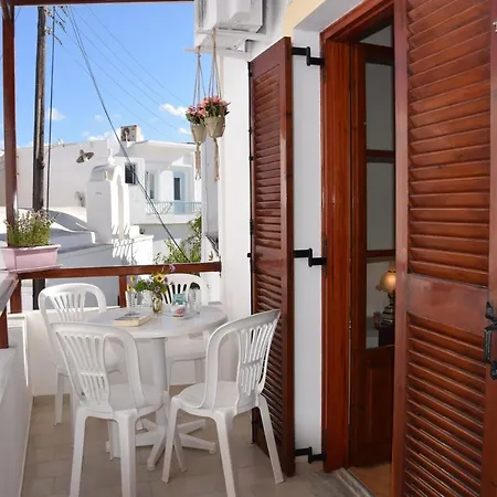 Center Cycladic House ناوسا